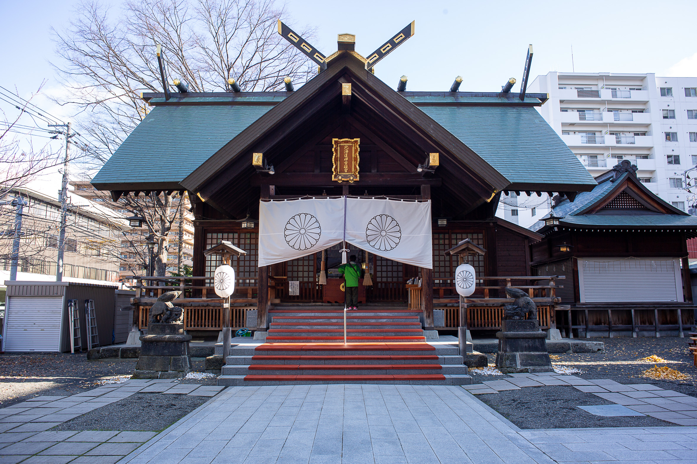 1878（明治11）年に建立された札幌神社遥拝所が起源の北海道神宮頓宮（南２東３）